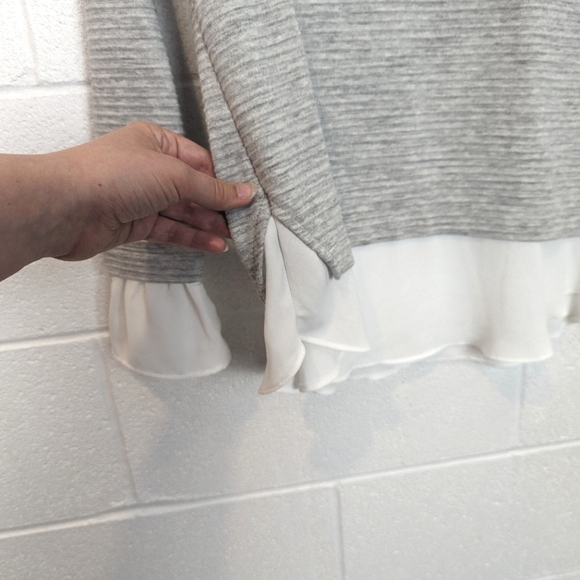 2/$20 LOFT Blouse XS-S Frilly Ribbed Long Sleeve Lightweight Grey Slim Fit Crew - Picture 3 of 8